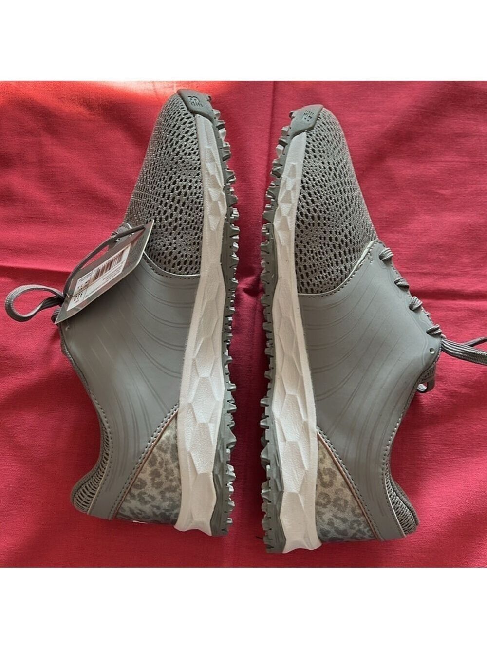 New Balance women’s Gray Golf Shoes. US 9.5. NWT - Picture 2 of 11